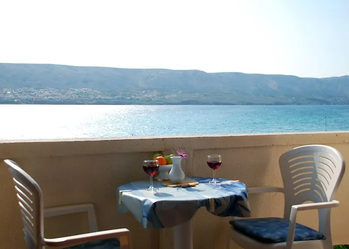 Mircek Apartment Pag Town